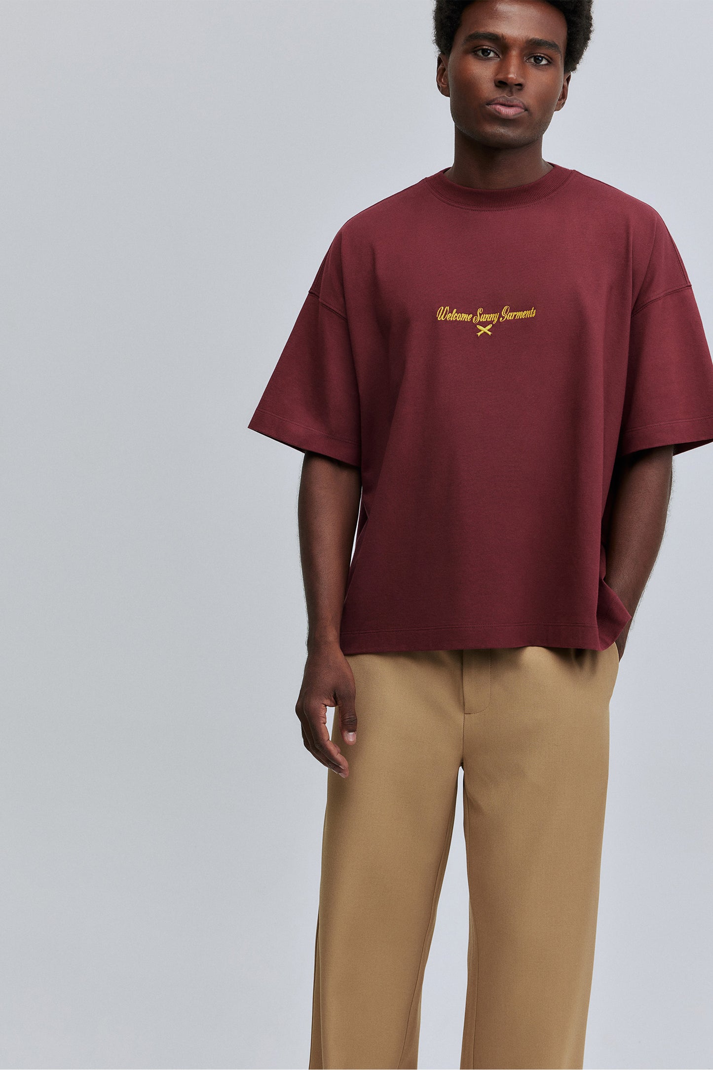 T-shirt Boxy Fit Logo Bordado Hering + Welcome - Vinho