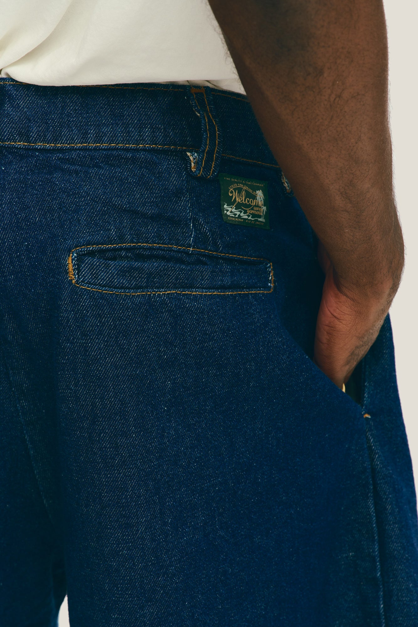 Bermuda Jeans Alfaiataria Dupla Prega - Indigo