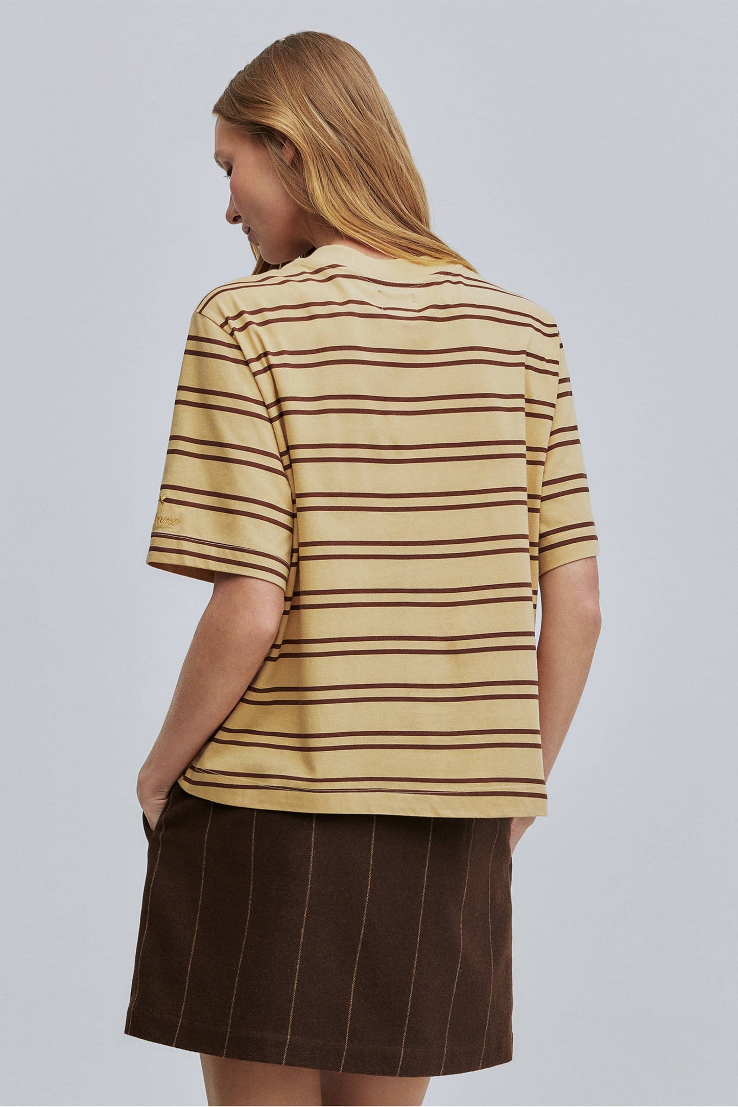 T-shirt Boxy Fit Listrado Hering + Welcome - Amarelo e Marrom