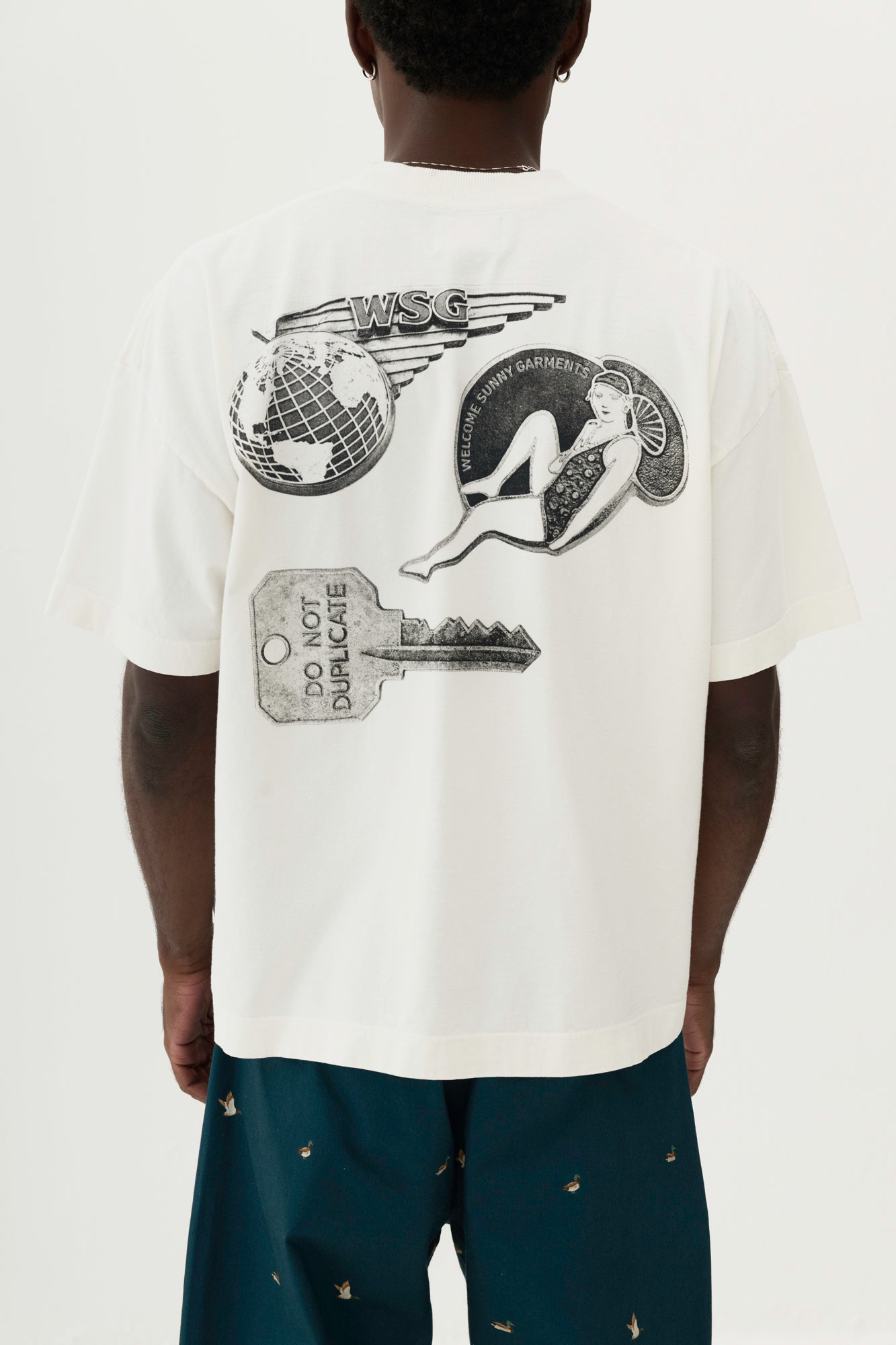 T-Shirt Boxy Fit Pins - Off White – Welcome Rio