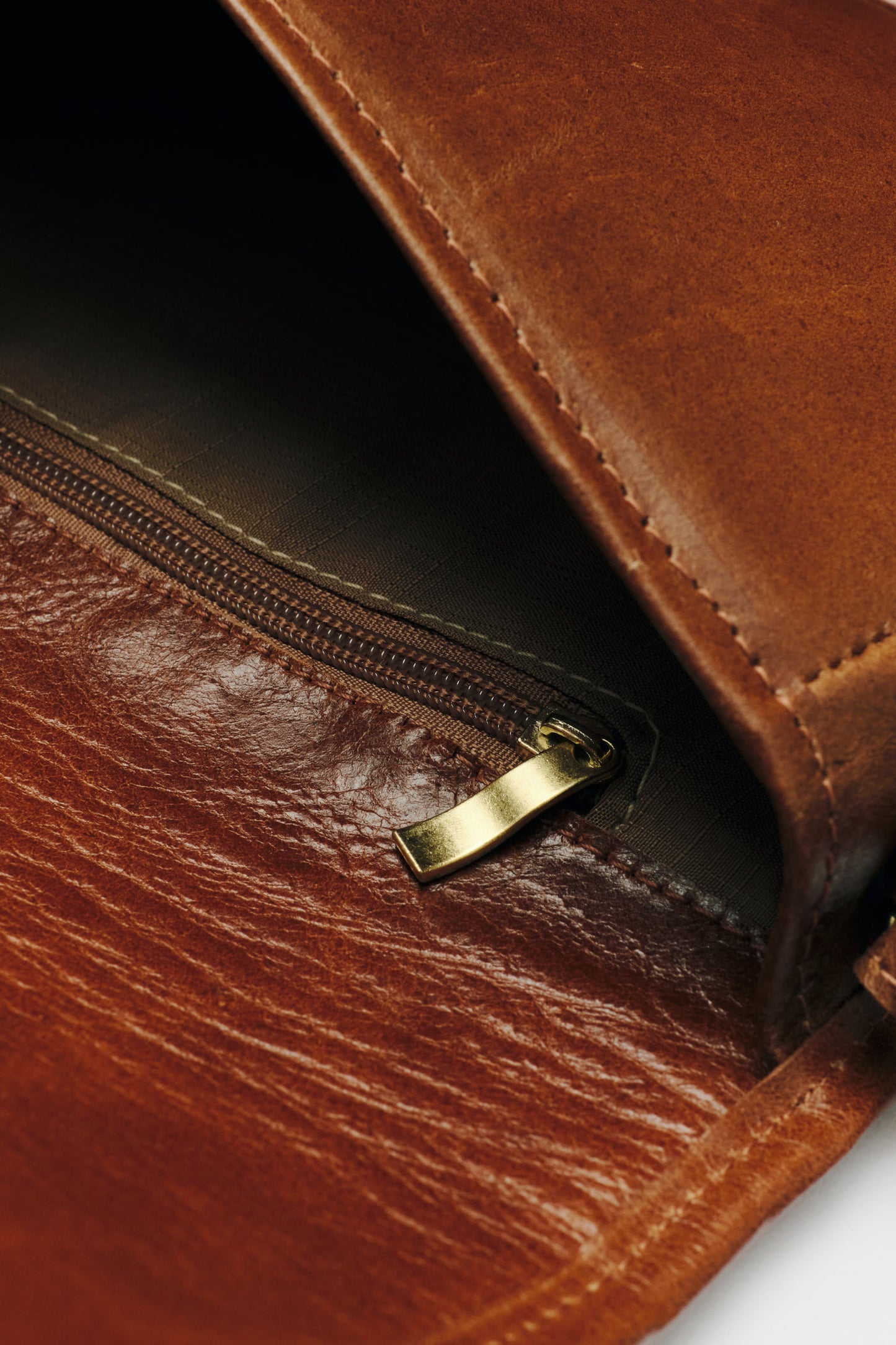 Bolsa de Couro Half Moon - Marrom Caramelo