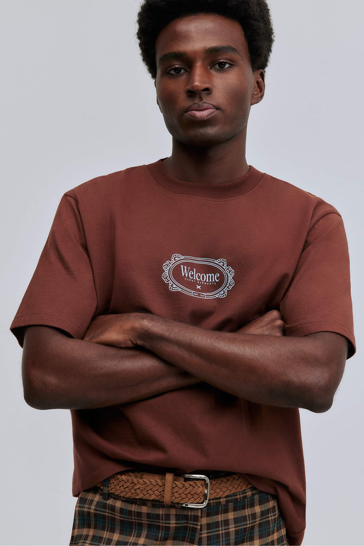 T-shirt Comfort Fit Frame Hering + Welcome - Marrom