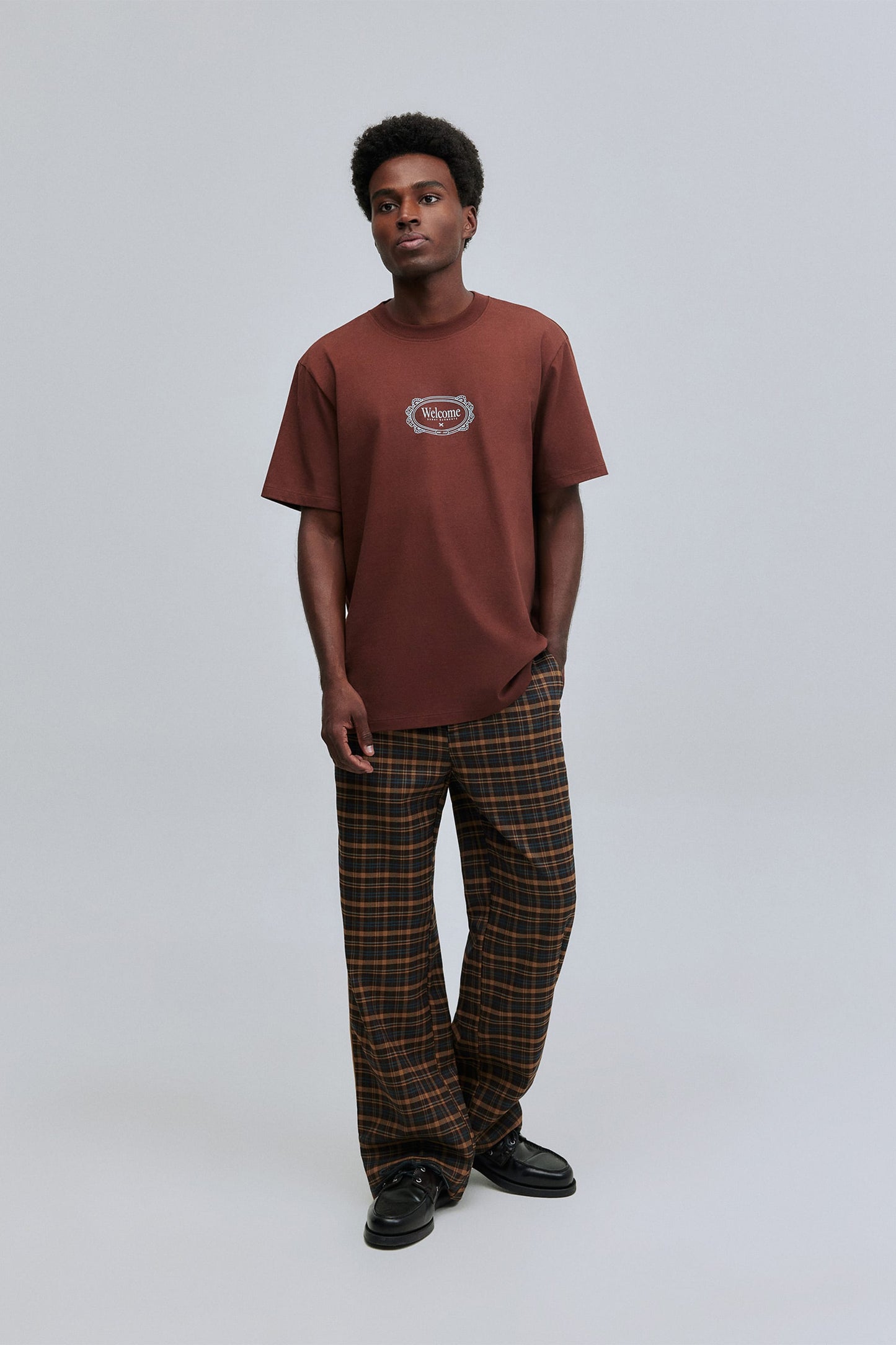 T-shirt Comfort Fit Frame Hering + Welcome - Marrom