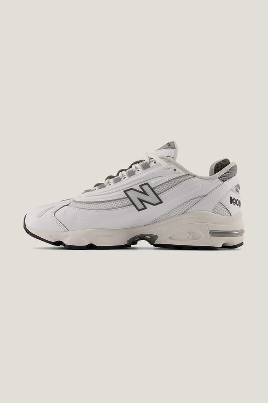Tênis New Balance 1000 - Branco/Prata