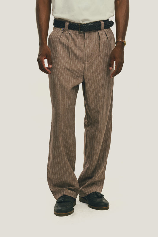 Calça Alfaiataria Dupla Prega Ampla - Risca de Giz Marrom Tobacco