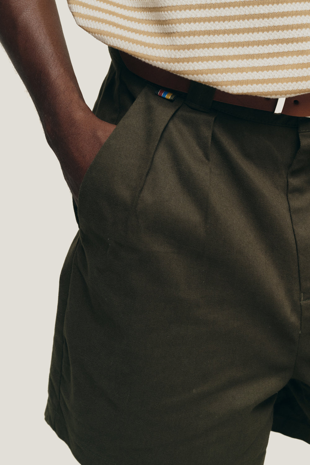 Bermuda Alfaiataria Dupla Prega - Verde Militar