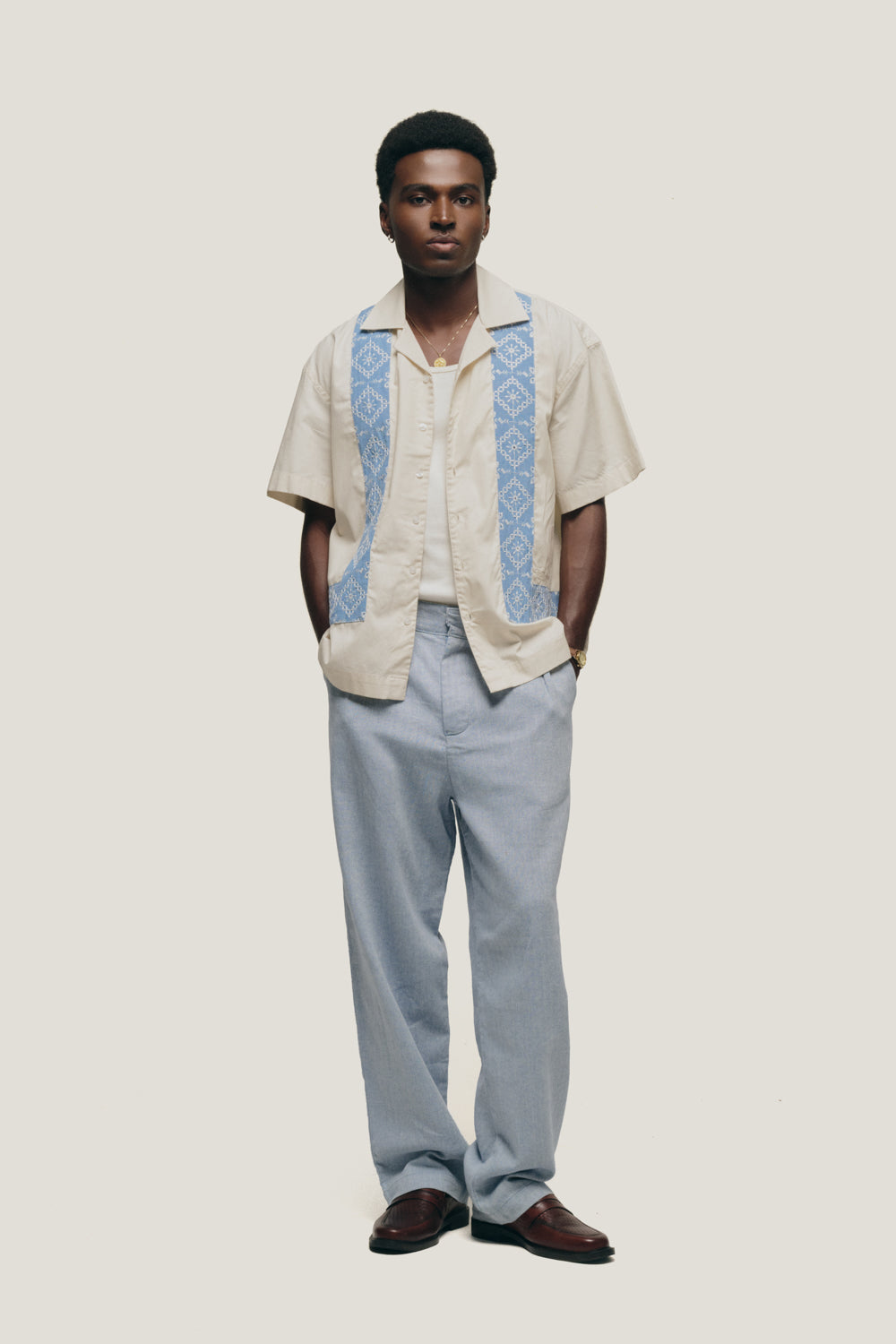 Camisa Sheen Bordado - Off White e Azul