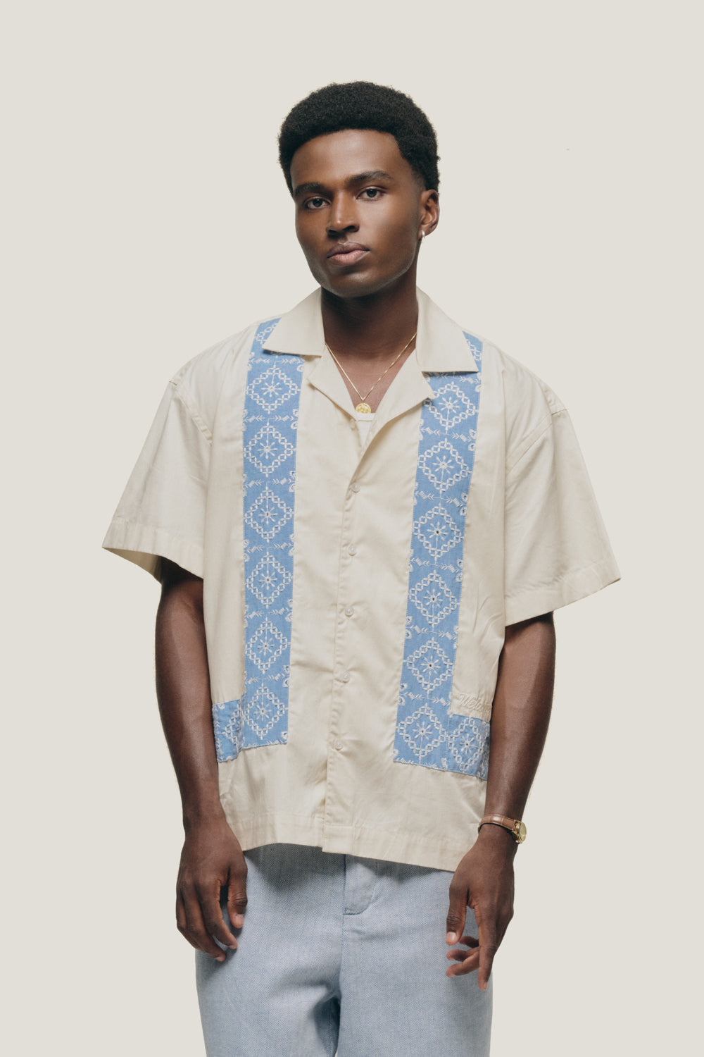 Camisa Sheen Bordado - Off White e Azul