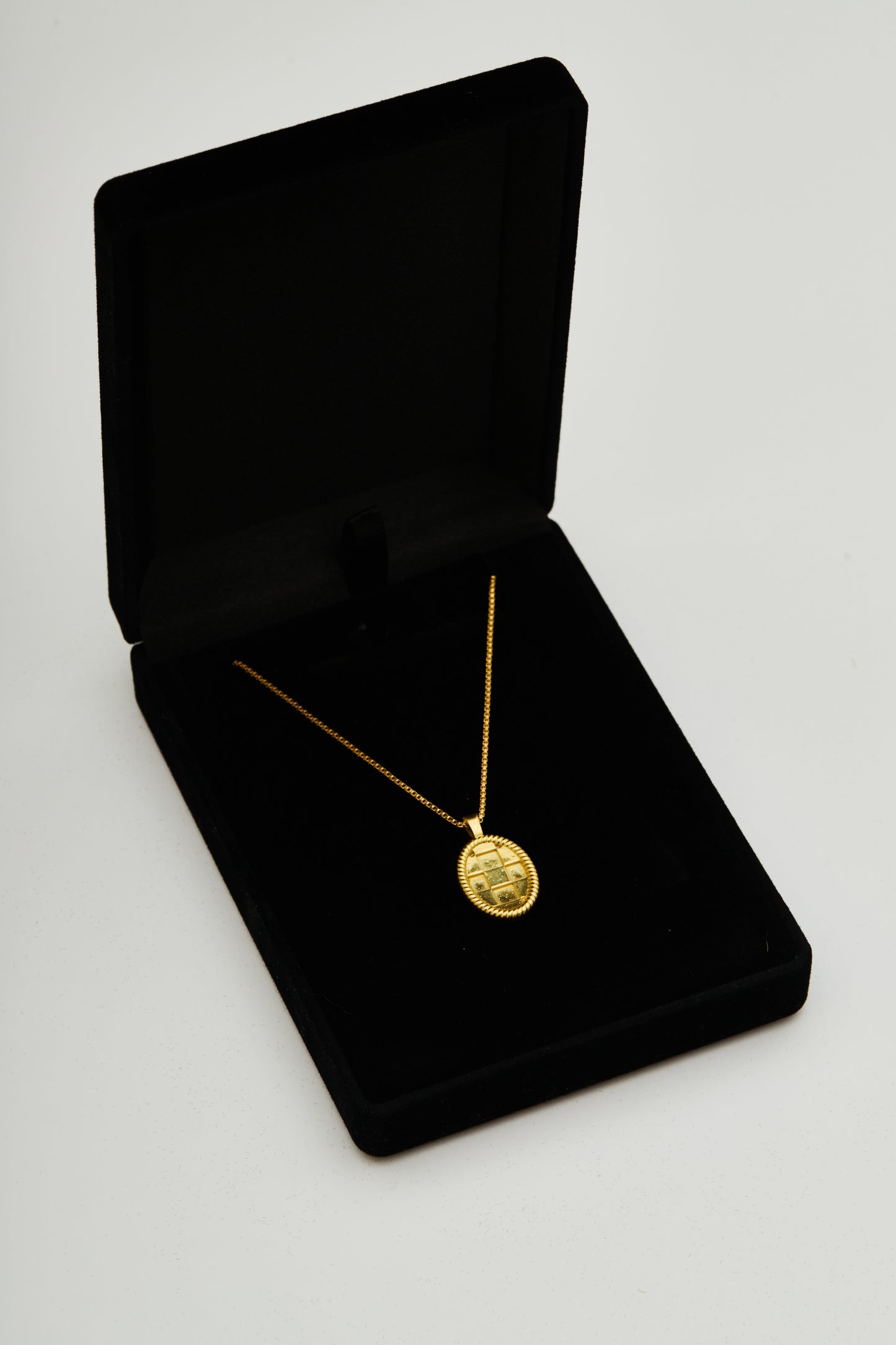 Colar Chess - Prata 925 com Banho de Ouro 18k