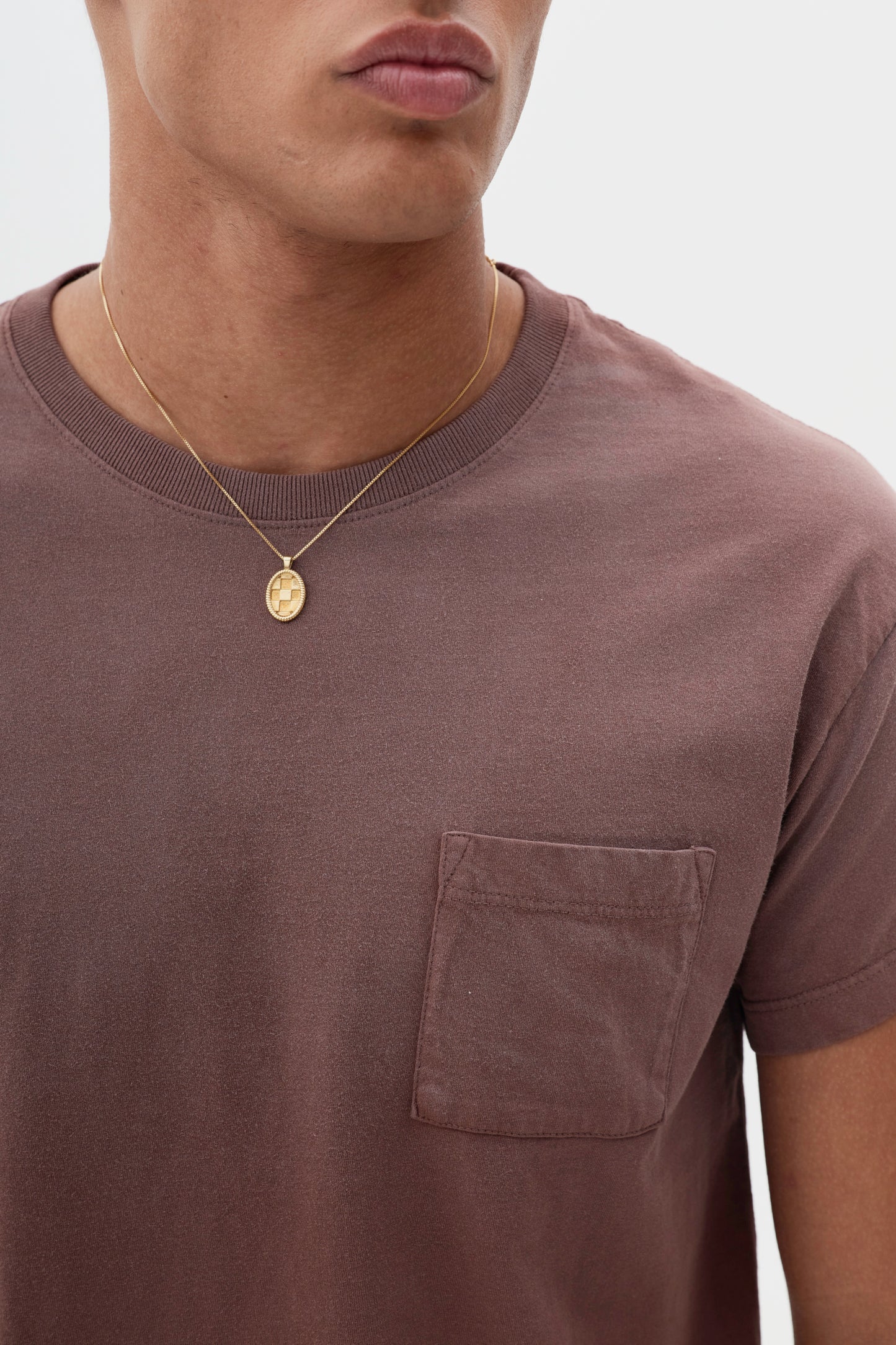 T-shirt Submariner com Bolso - Marrom Stoned