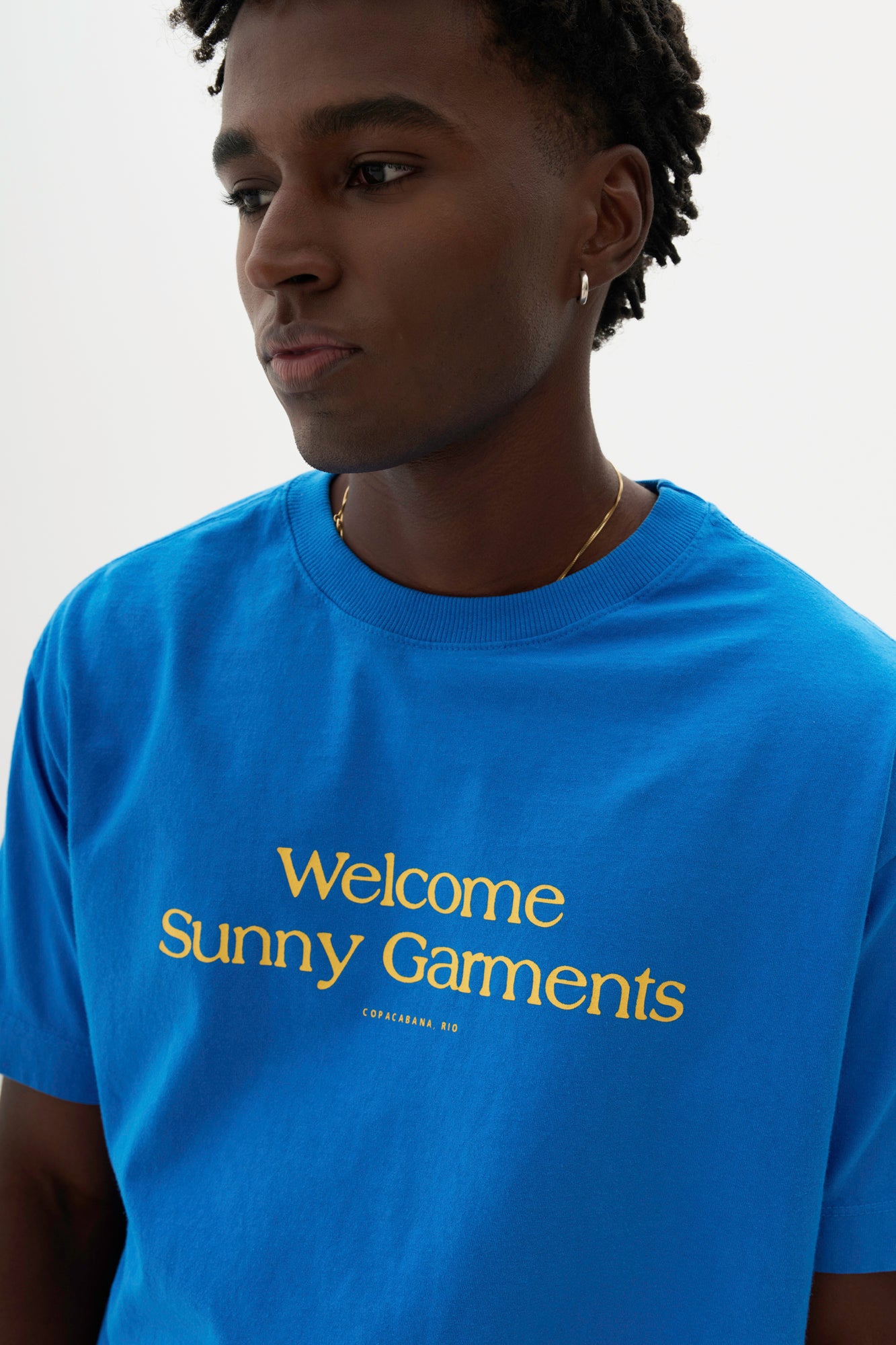 T-Shirt Regular Fit Sunny - Azul Royal e Amarelo