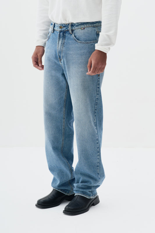 Calça Jeans Straight Five Pockets - Media