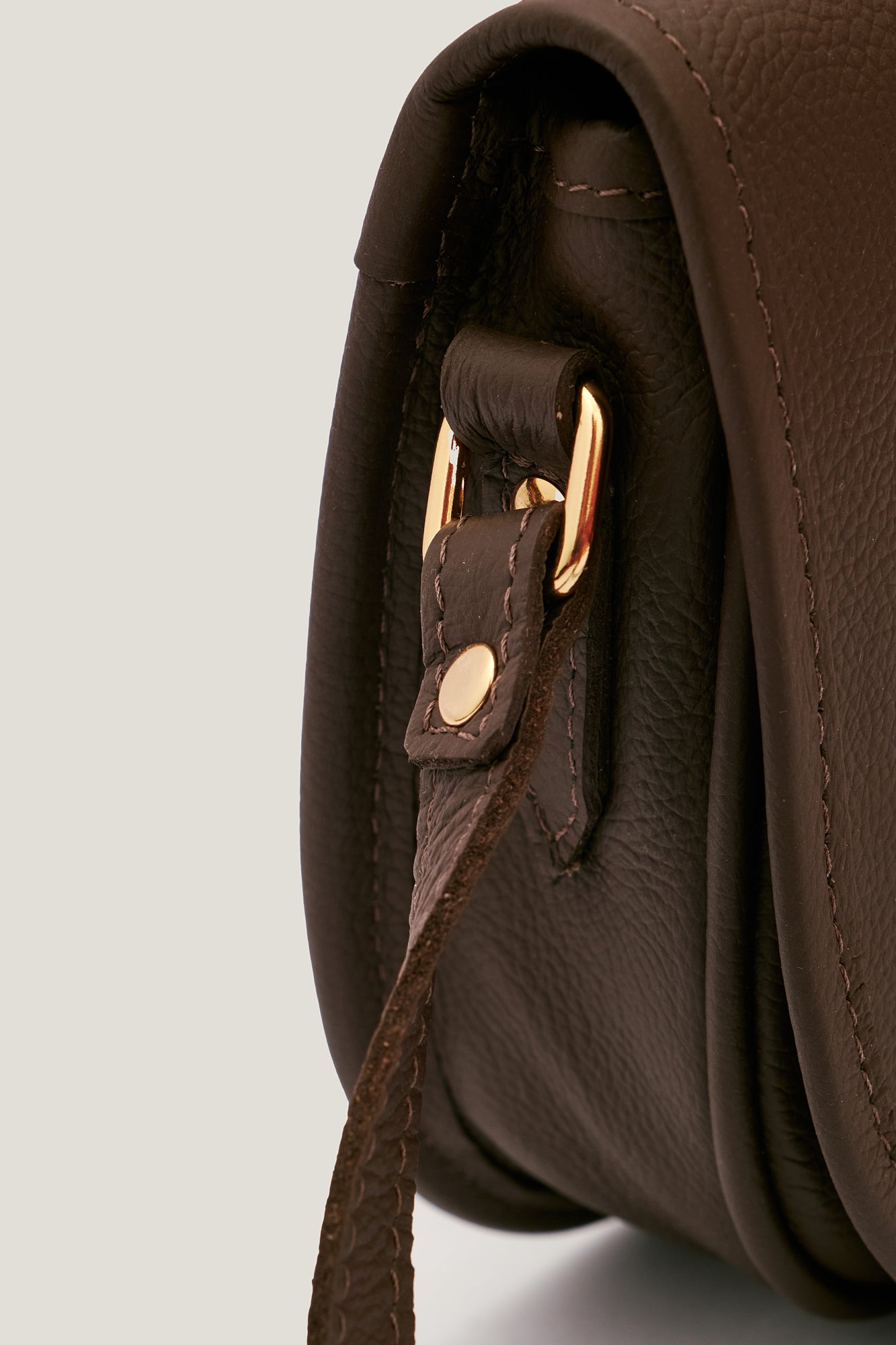 Bolsa de Couro Half Moon Tulipa - Marrom Cacau